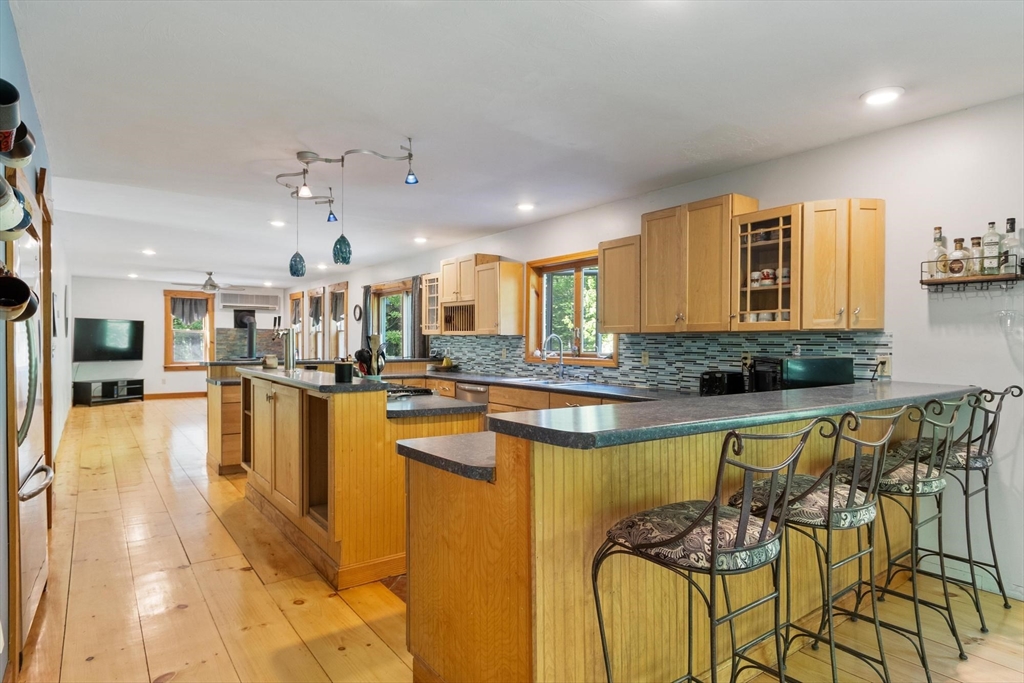1132 Doe Valley Road Athol, MA 01331 - Photo 14 of 42