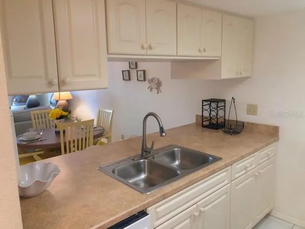 $1,900 | 4024 Oakview Drive, Unit I3, Punta Gorda, FL 33980