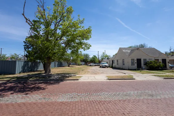 $14,900 | 2005 Avenue M, Lubbock, TX 79411
