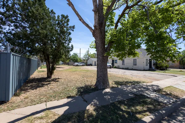 $14,900 | 2005 Avenue M, Lubbock, TX 79411
