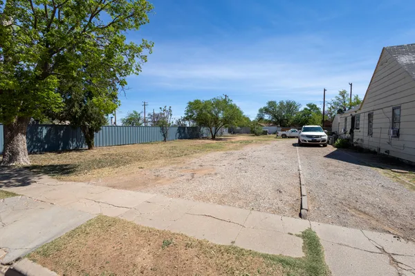 $14,900 | 2005 Avenue M, Lubbock, TX 79411