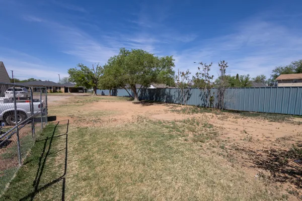 $14,900 | 2005 Avenue M, Lubbock, TX 79411