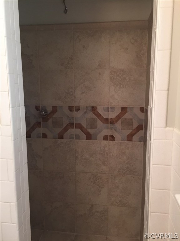 7820 Conifer Road North Chesterfield, VA 23237 - Photo 18 of 24 Isn't that custom tile work beautiful?