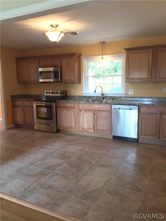 Think of the cooking you can do in here!