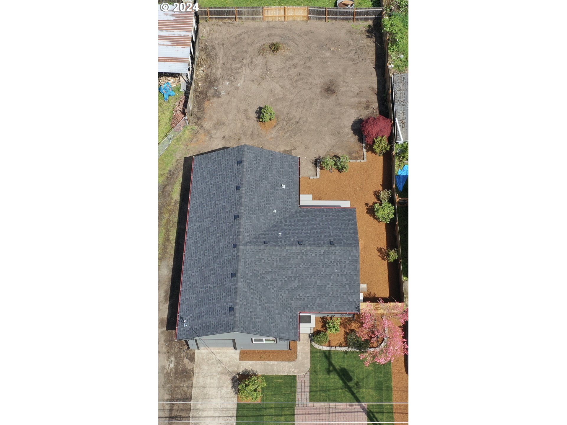 2140 J Street Springfield, OR 97477 - Photo 20 of 23 a picture of a building