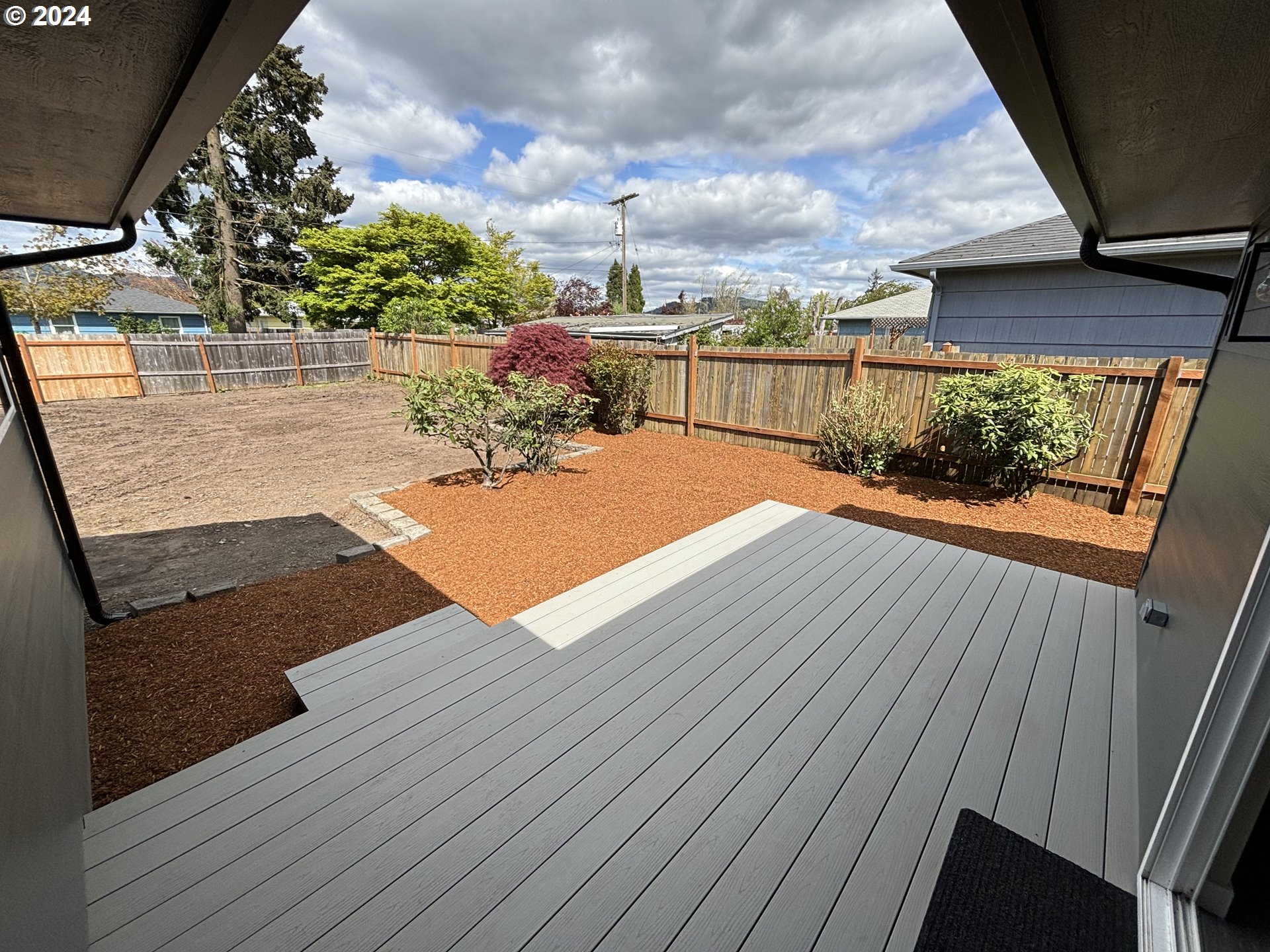 2140 J Street Springfield, OR 97477 - Photo 23 of 23 a view of a backyard of the house
