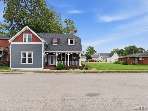 $280,000 | 310 South Main Street, Trenton, IL 62293
