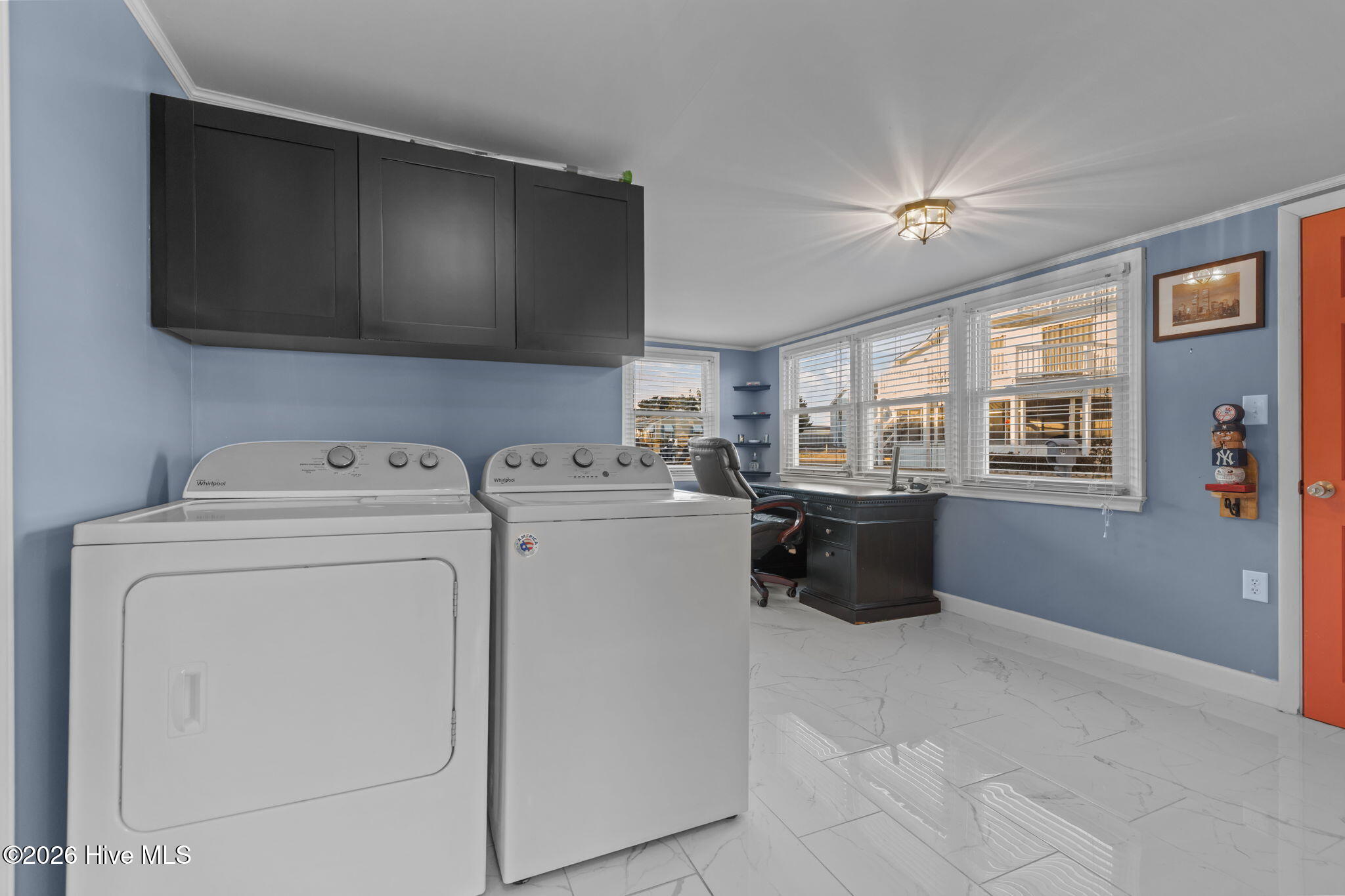 404 Dobbs Street Atlantic Beach, NC 28512 - Photo 20 of 31 Laundry Area