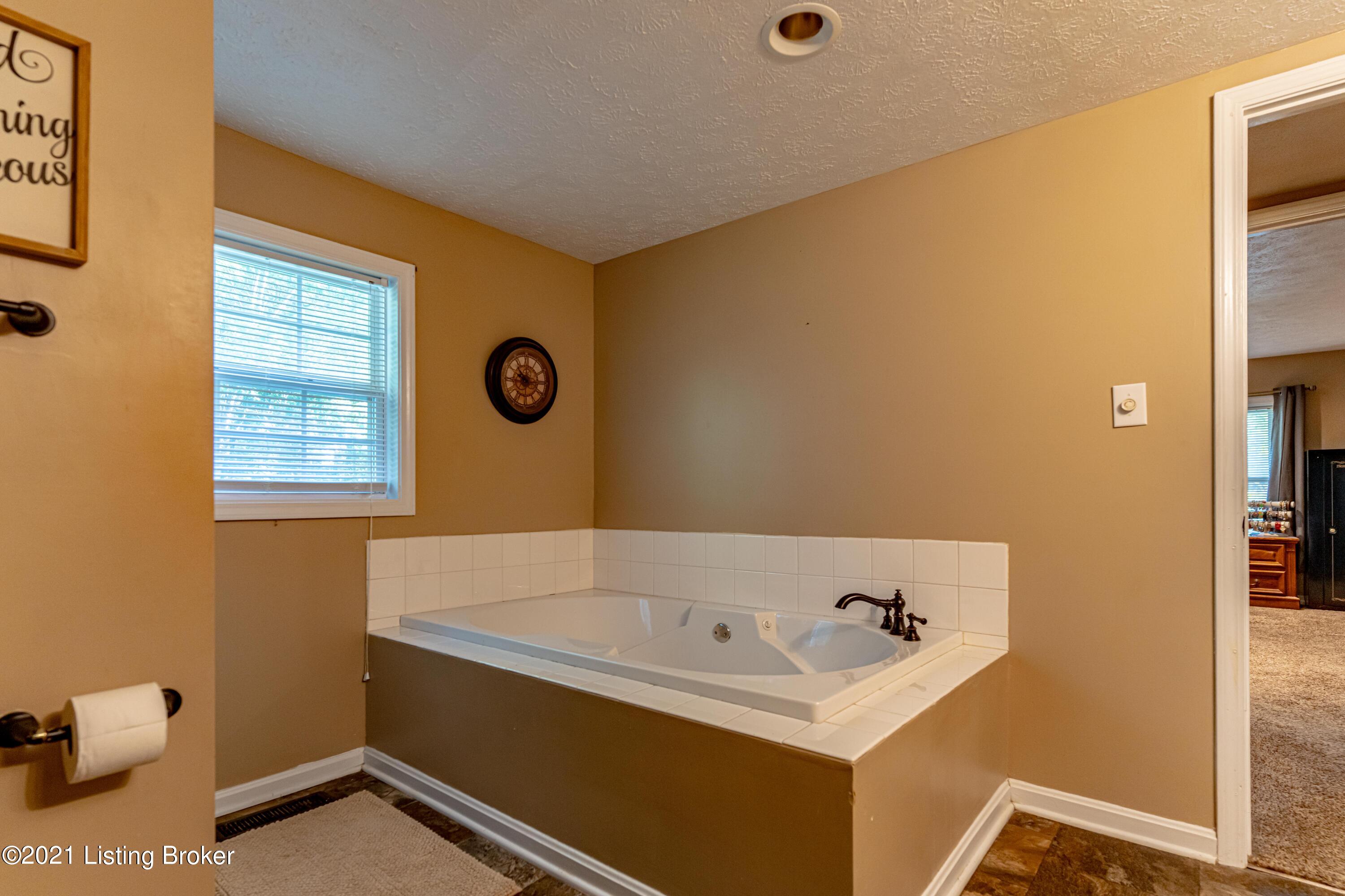 7298 Shrewsbury Road Caneyville, KY 42721 - Photo 13 of 31 DSC03057