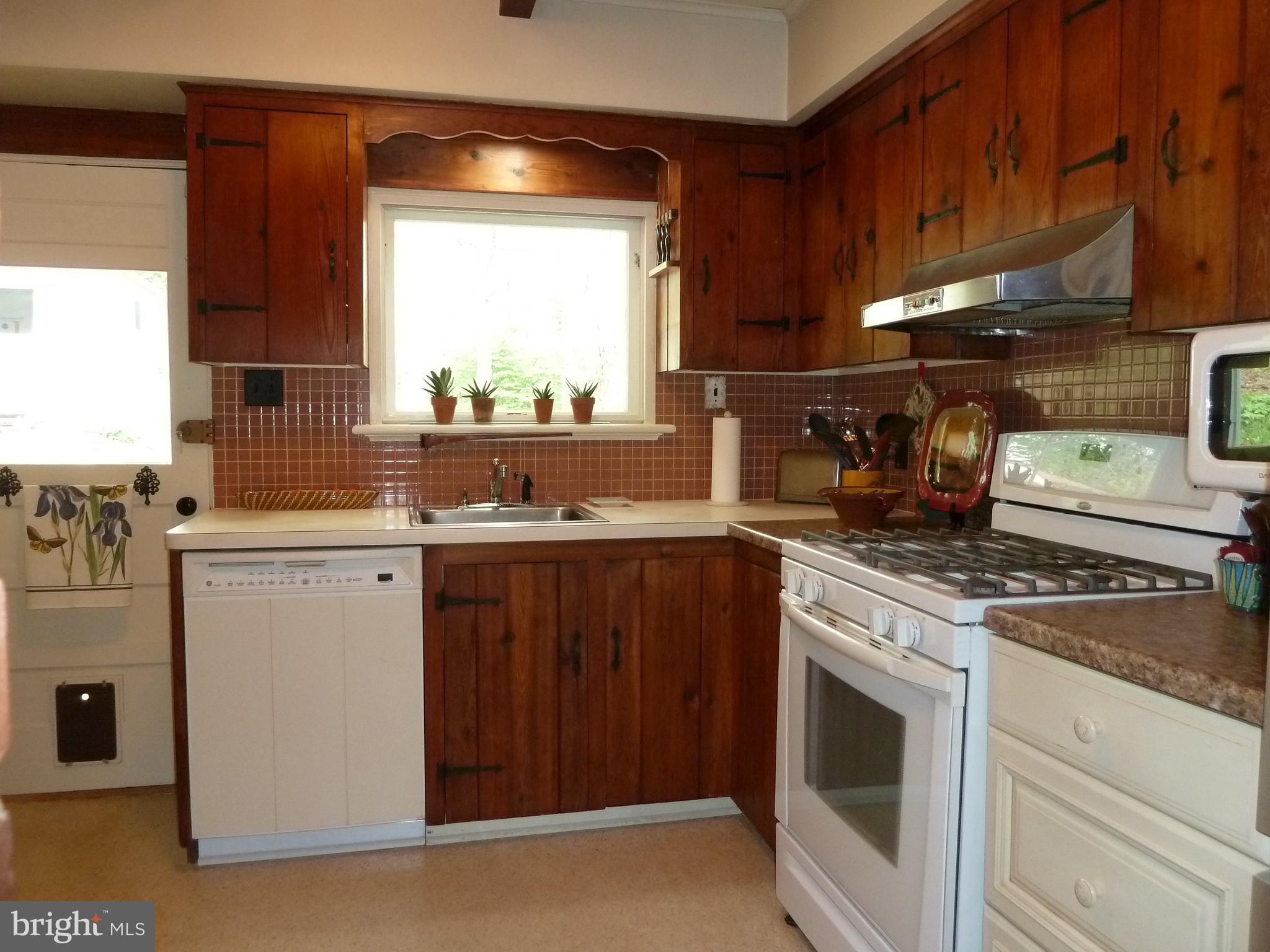 3 Spruce Road Newtown Square, PA 19073 - Photo 16 of 36 Kitchen