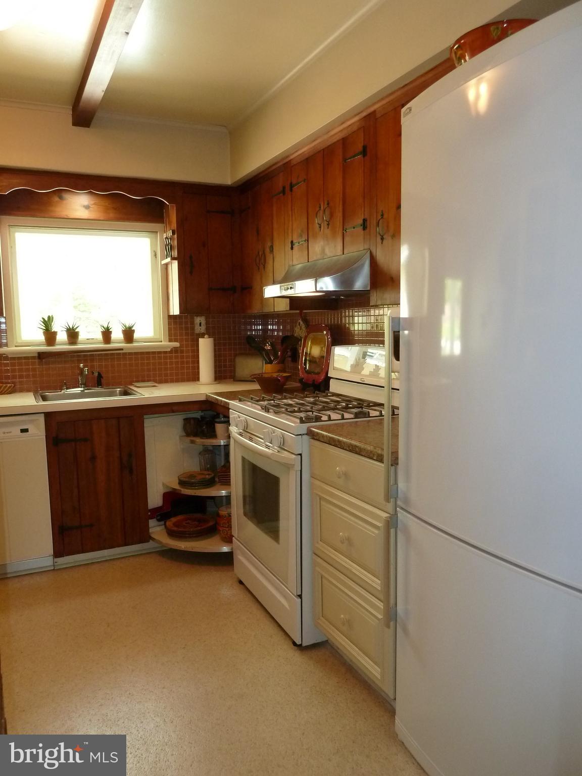 3 Spruce Road Newtown Square, PA 19073 - Photo 17 of 36 Kitchen