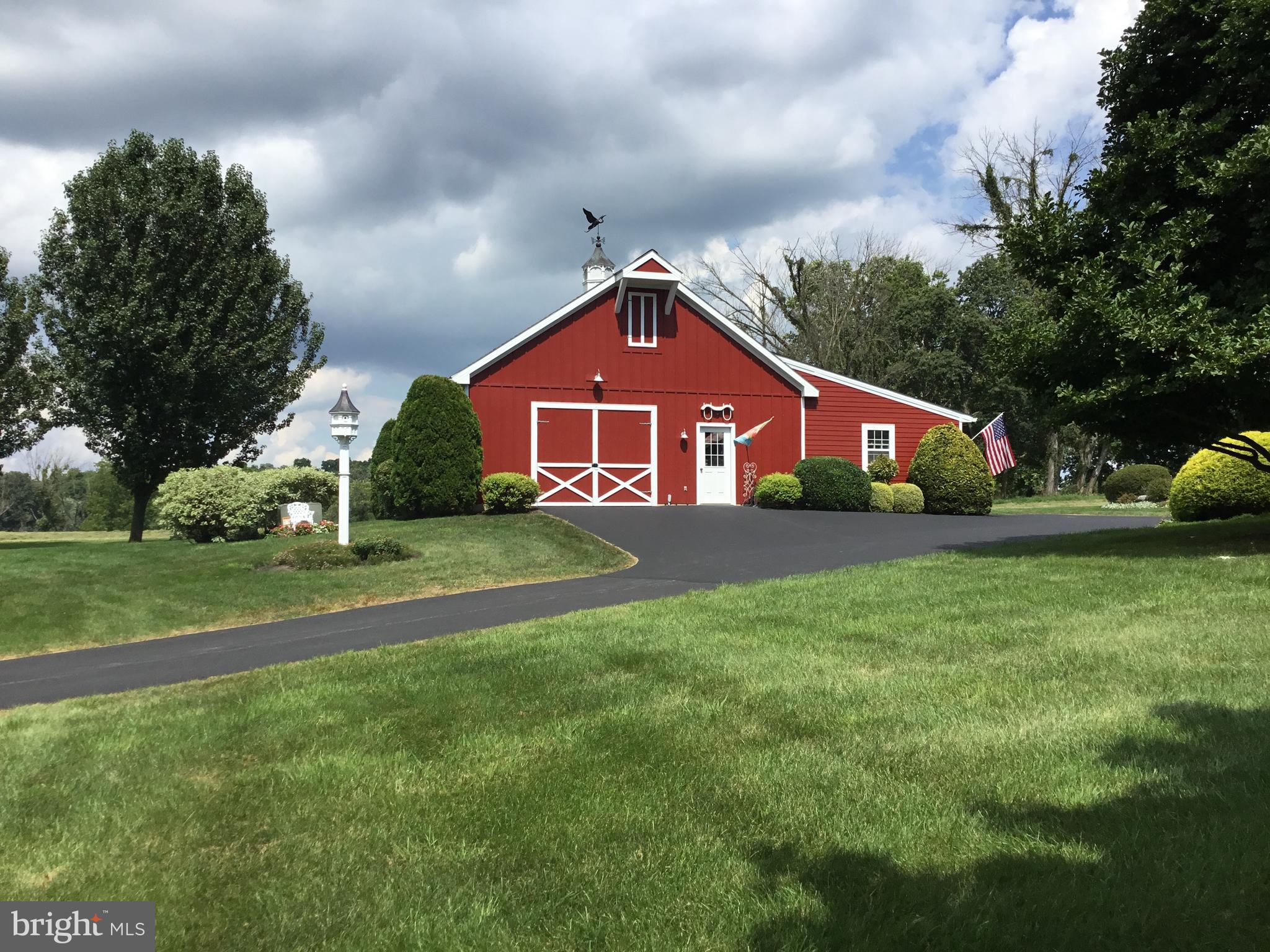 6516 Schoolhouse Road Hershey, PA 17033 - Photo 8 of 71