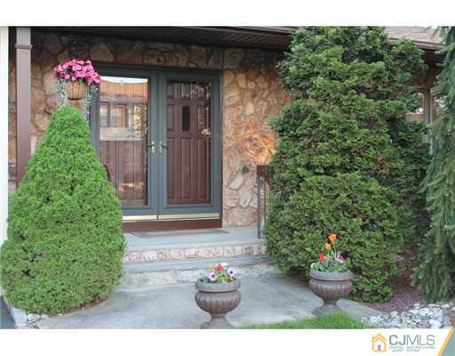 8 Sinclair Road Edison, NJ 08820 - Photo 2 of 11