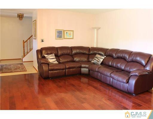 8 Sinclair Road Edison, NJ 08820 - Photo 3 of 11
