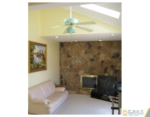 8 Sinclair Road Edison, NJ 08820 - Photo 6 of 11