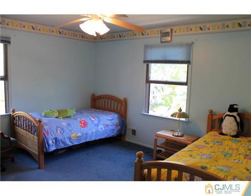8 Sinclair Road Edison, NJ 08820 - Photo 8 of 11