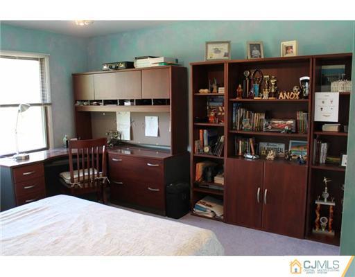 8 Sinclair Road Edison, NJ 08820 - Photo 9 of 11