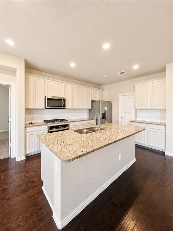 1124 Rountree Court Celina, TX 75009 - Photo 7 of 18
