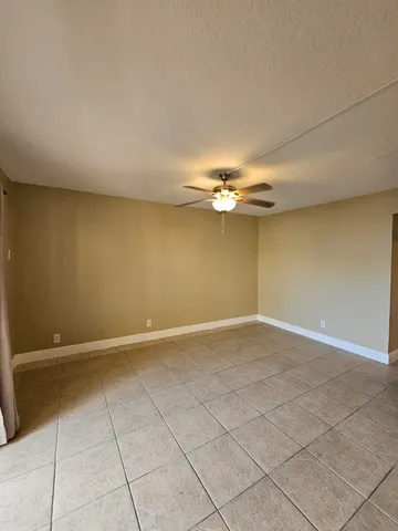 $1,700 | 1200 West Blue Heron Boulevard, Unit 7, Riviera Beach, FL 33404