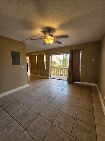 $1,700 | 1200 West Blue Heron Boulevard, Unit 7, Riviera Beach, FL 33404