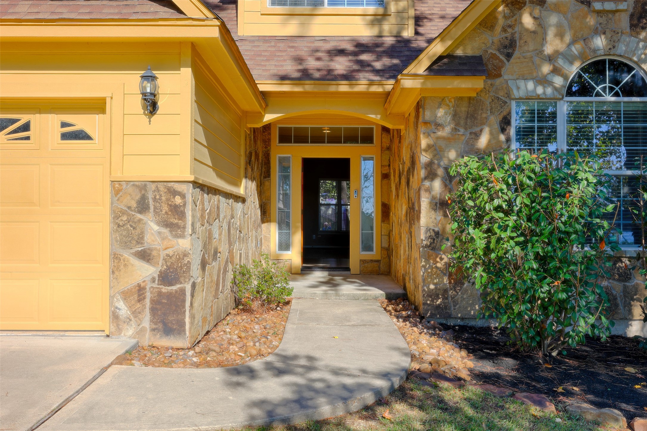 14918 Pollux Drive Willis, TX 77318 - Photo 5 of 46