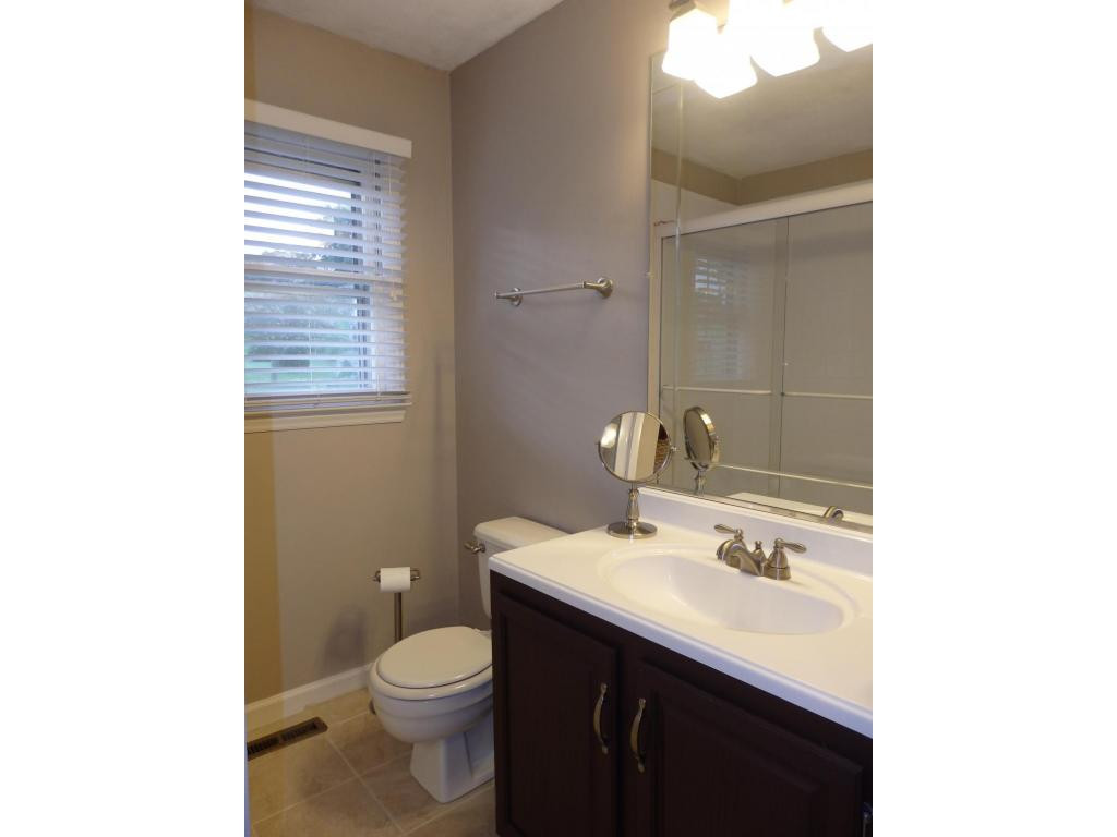 1020 Pleasant Grove Road Bluff City, TN 37618 - Photo 10 of 24 Hall Bath