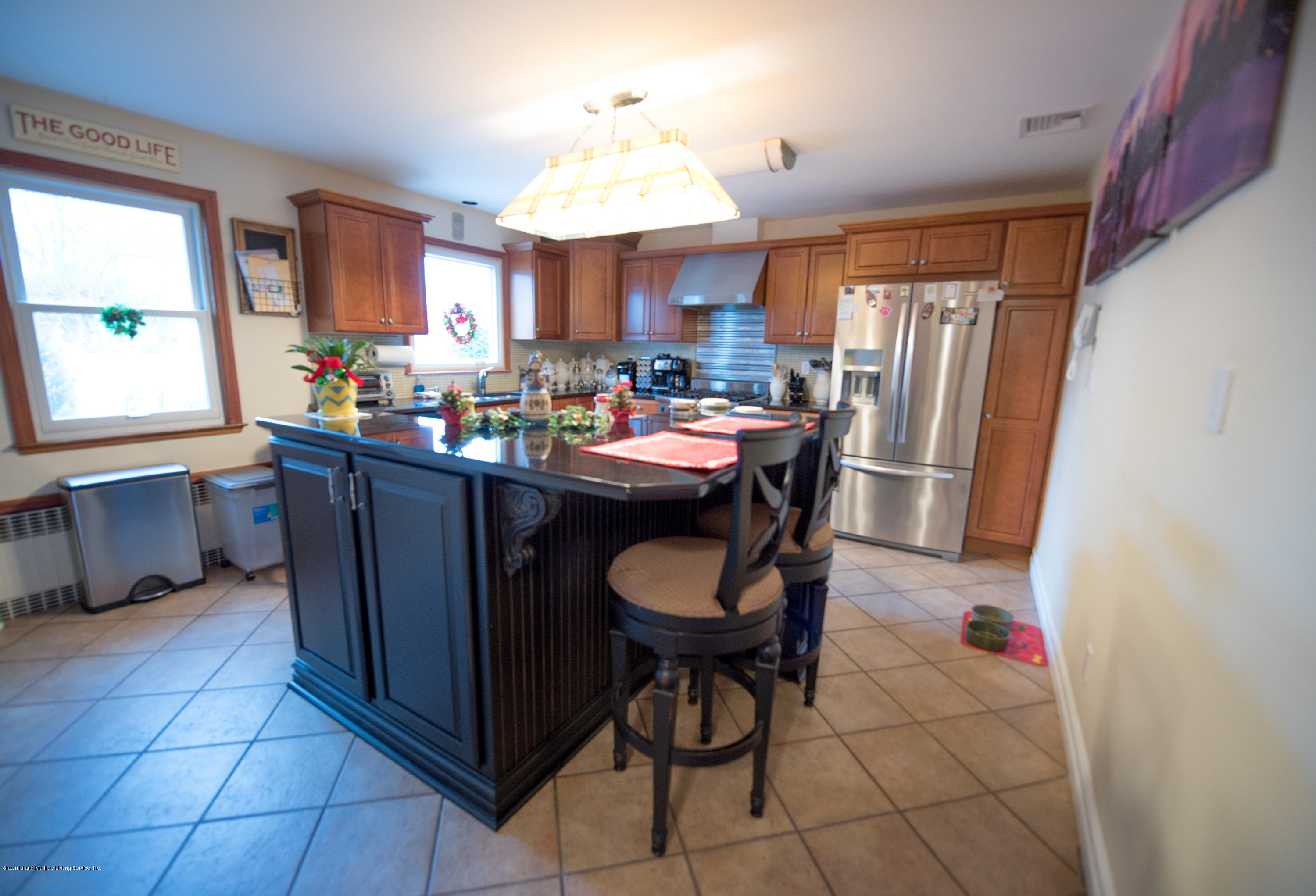 343 Willowbrook Road Staten Island, NY 10314 - Photo 4 of 18 Kitchen