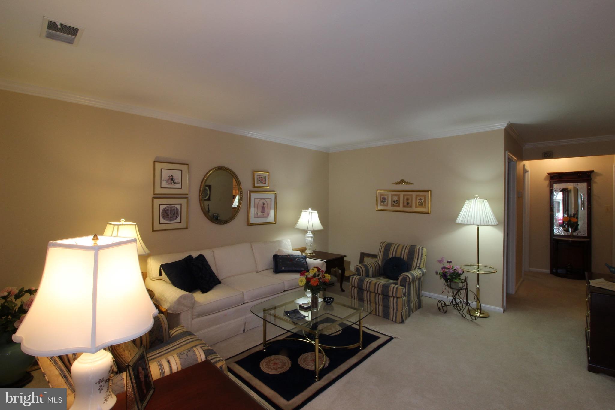 935 Riversedge Circle Annapolis, MD 21401 - Photo 2 of 20 Living Room
