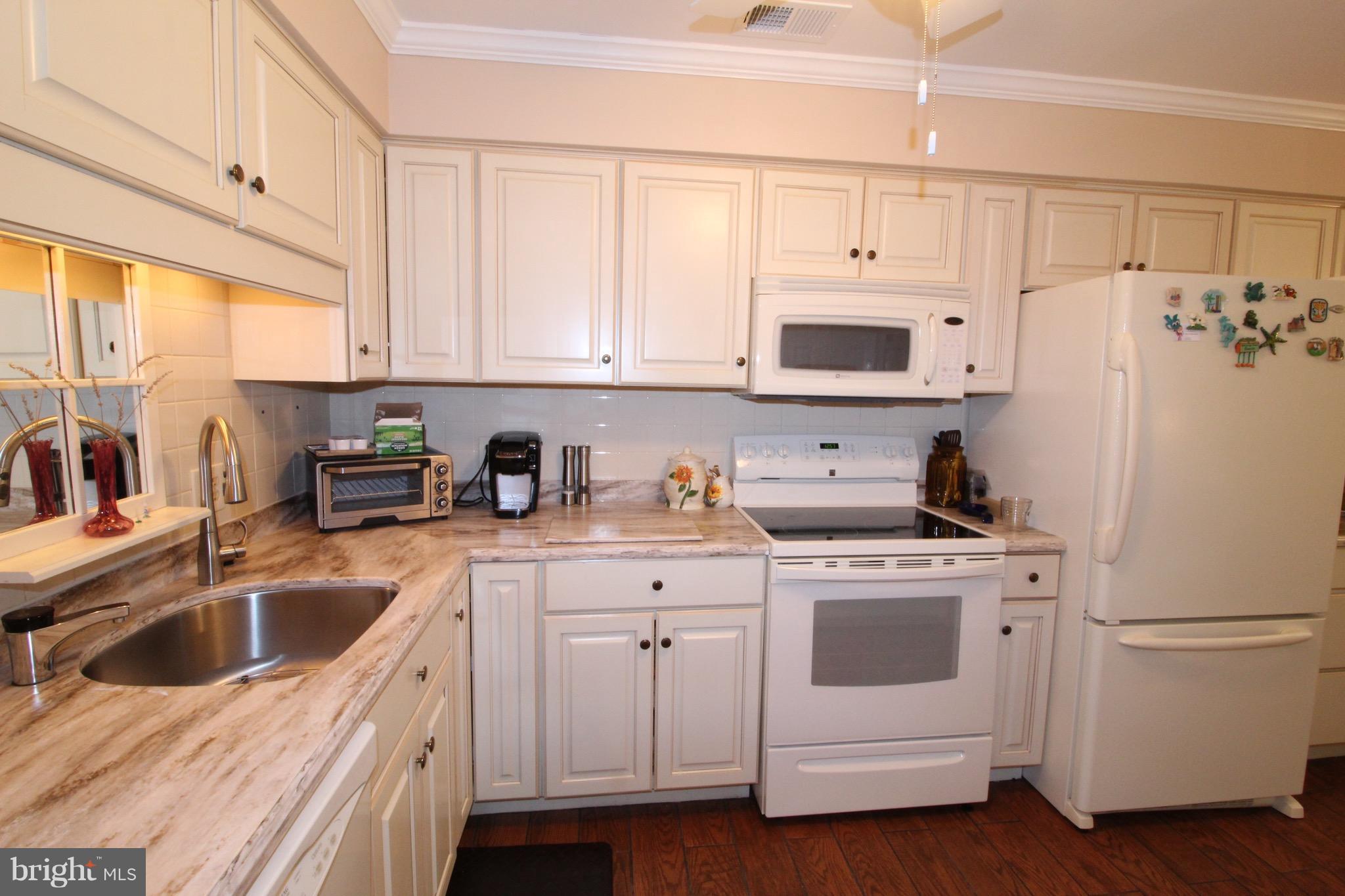 935 Riversedge Circle Annapolis, MD 21401 - Photo 9 of 20 Kitchen