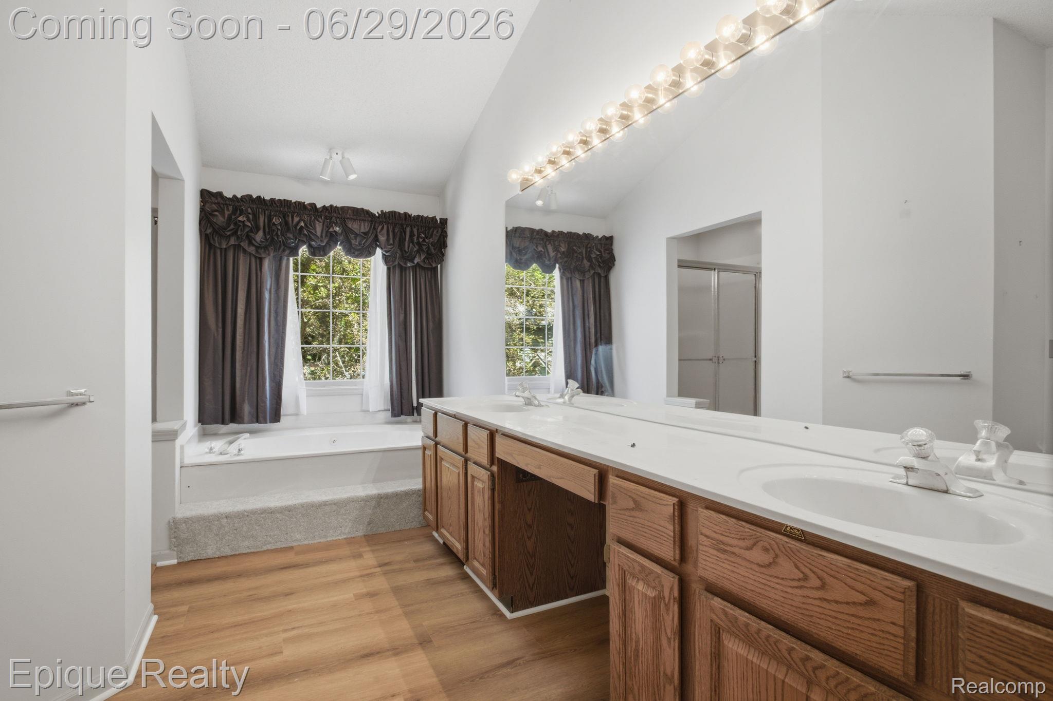 3261 Windwood Road West Bloomfield, MI 48324 - Photo 30 of 40 37-web-or-mls-_17A7554 Mark Thomas Hubble.jpg
