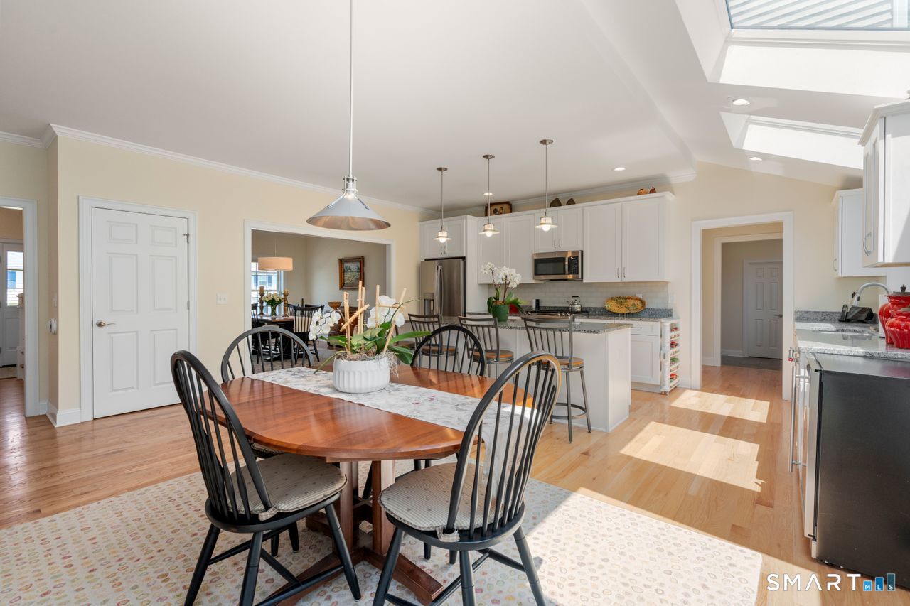 12 Stratford Road West Hartford, CT 06117 - Photo 8 of 40