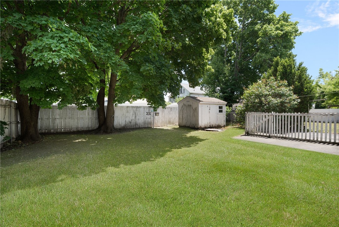 147 Tweed Street Pawtucket, RI 02861 - Photo 36 of 39
