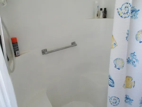 $1,800 | 7915 Southeast Independence Avenue, Hobe Sound, FL 33455