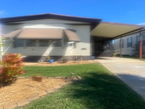 $1,800 | 7915 Southeast Independence Avenue, Hobe Sound, FL 33455