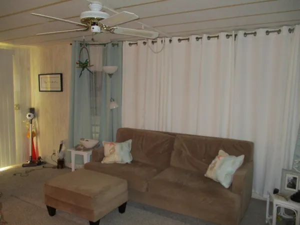 $1,800 | 7915 Southeast Independence Avenue, Hobe Sound, FL 33455