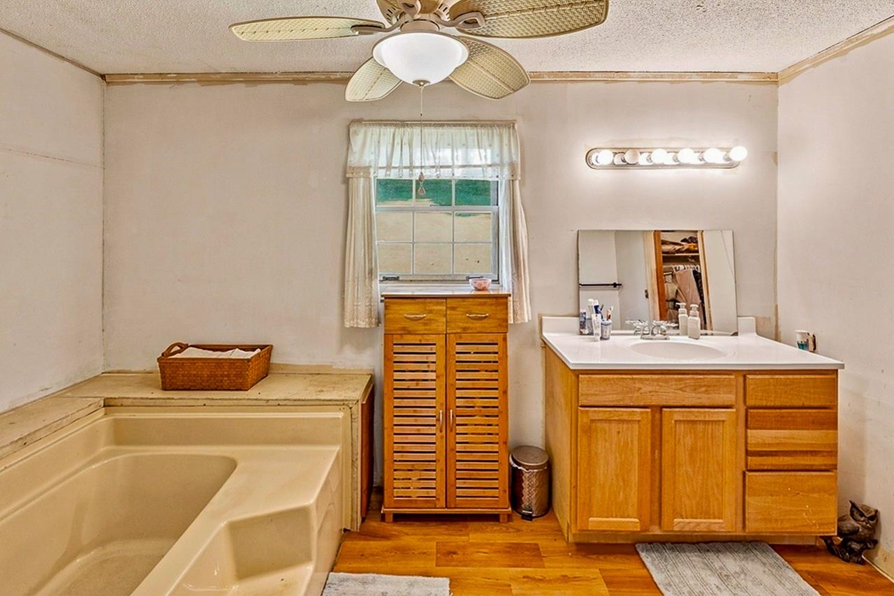 240 Canady Road Wellford, SC 29385 - Photo 29 of 36