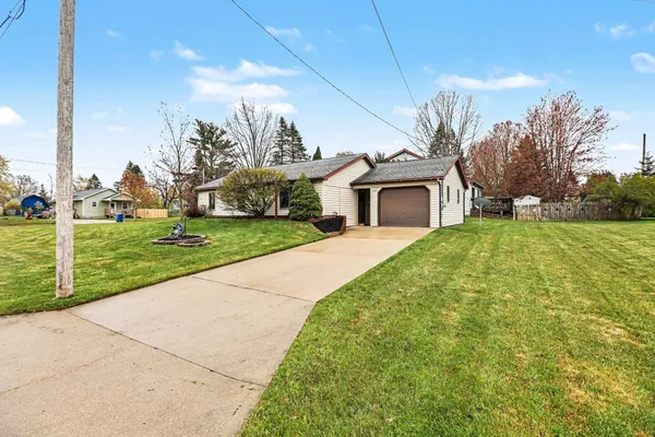 $219,900 | 1401 Cummer Street, Cadillac, MI 49601