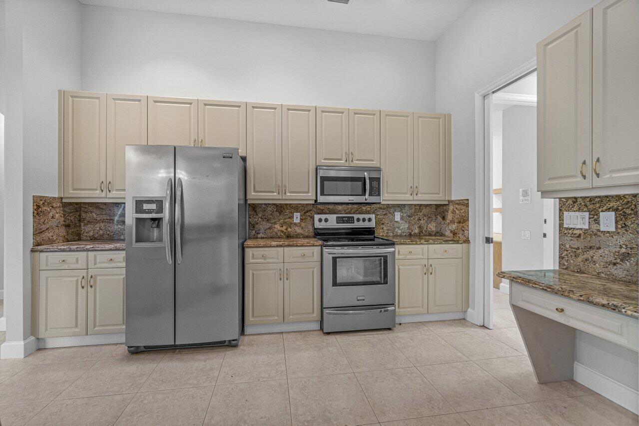 7481 Falls Road West Boynton Beach, FL 33437 - Photo 16 of 33 Kitchen