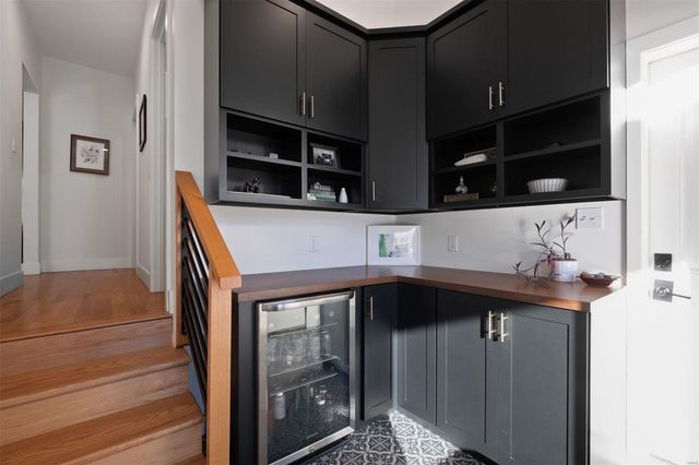 $675,000 | 7330 Flora Avenue, St. Louis, MO 63143