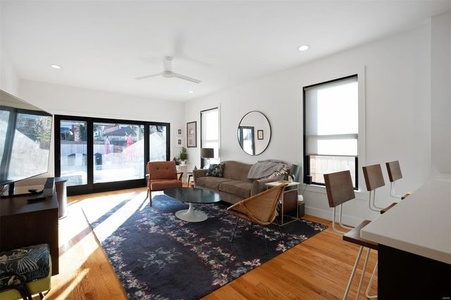 $675,000 | 7330 Flora Avenue, St. Louis, MO 63143