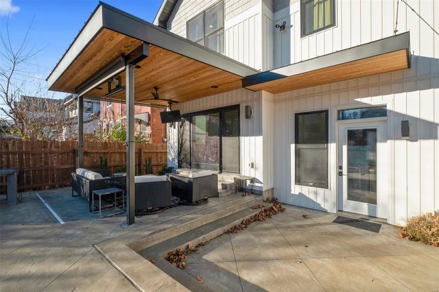 $675,000 | 7330 Flora Avenue, St. Louis, MO 63143