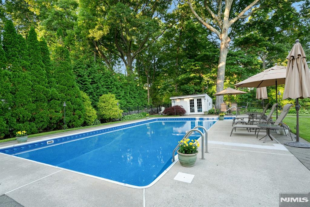 195 Overlook Place Mahwah, NJ 07430 - Photo 5 of 5
