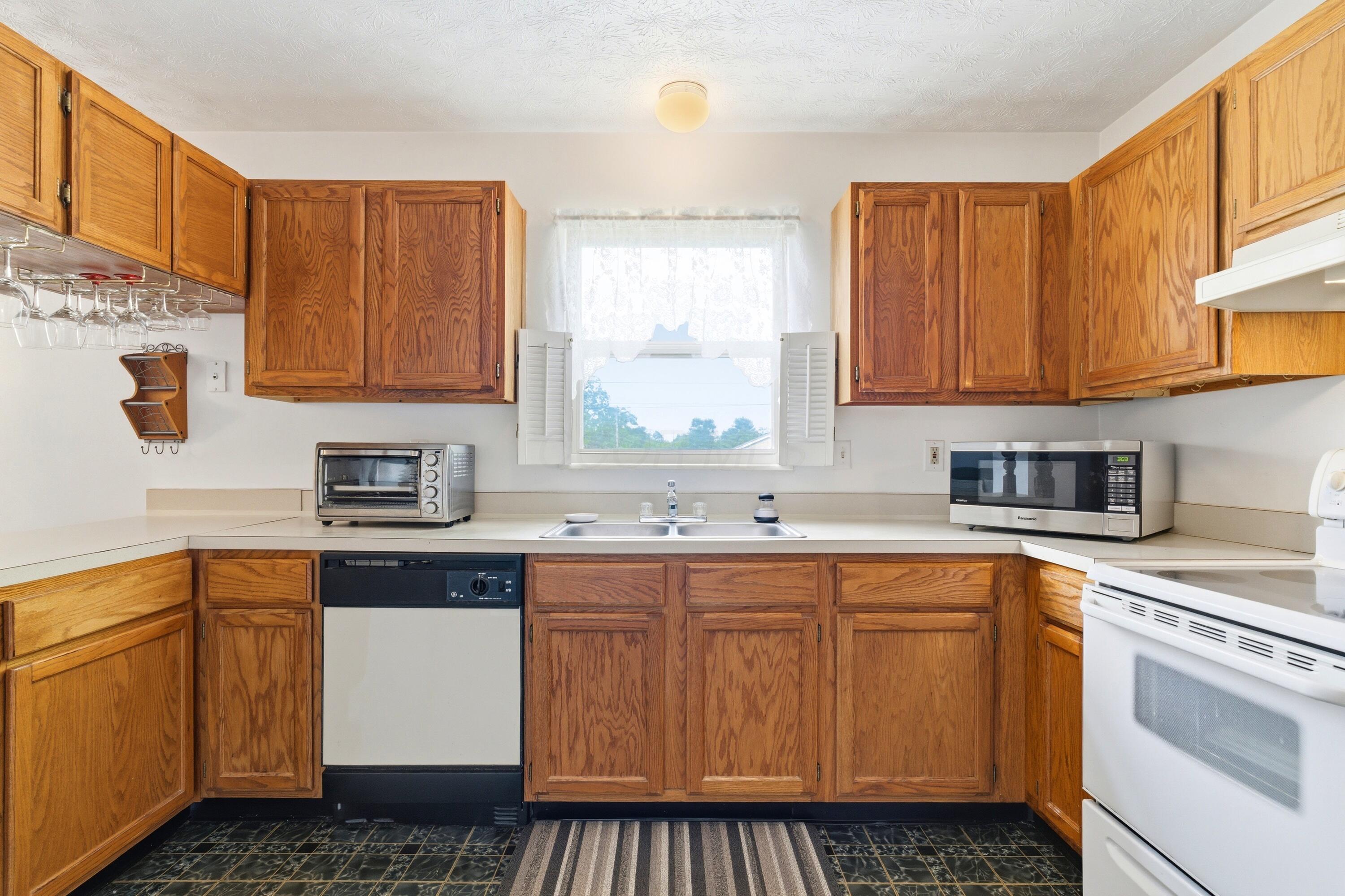 2742 Woodcroft Road Columbus, OH 43204 - Photo 12 of 38