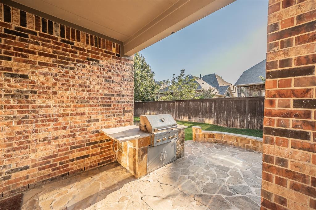 2823 Exeter Drive Trophy Club, TX 76262 - Photo 35 of 40 a view of a bathtub in a bathroom