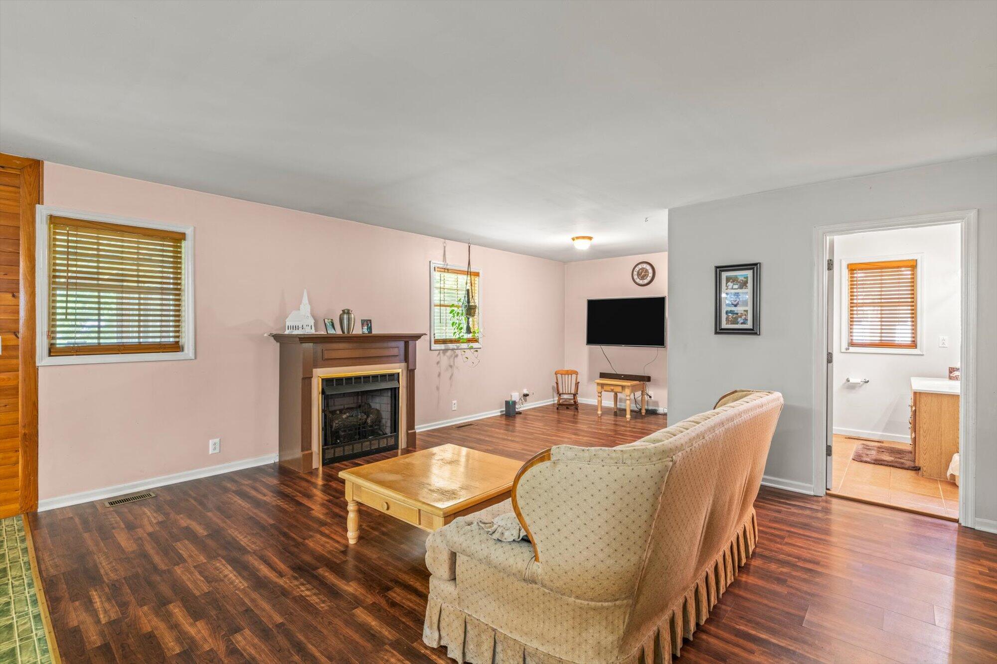 152 Hiwassee Drive Decatur, TN 37322 - Photo 11 of 53 30-152-Hiwassee-Dr-Decatur-TN-30