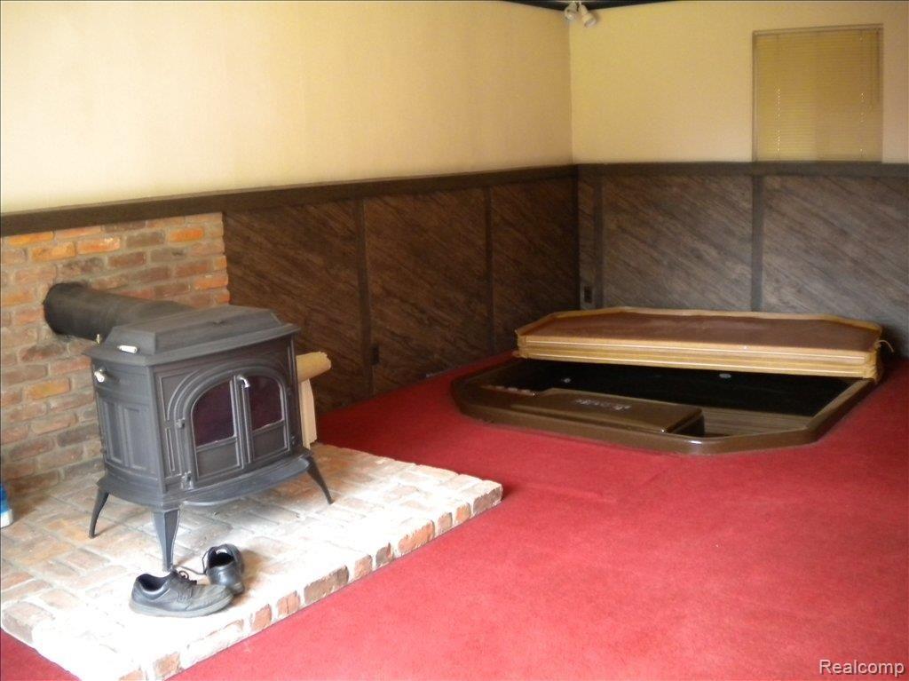 3185 Middle Road Highland, MI 48357 - Photo 2 of 10 DSCN0069