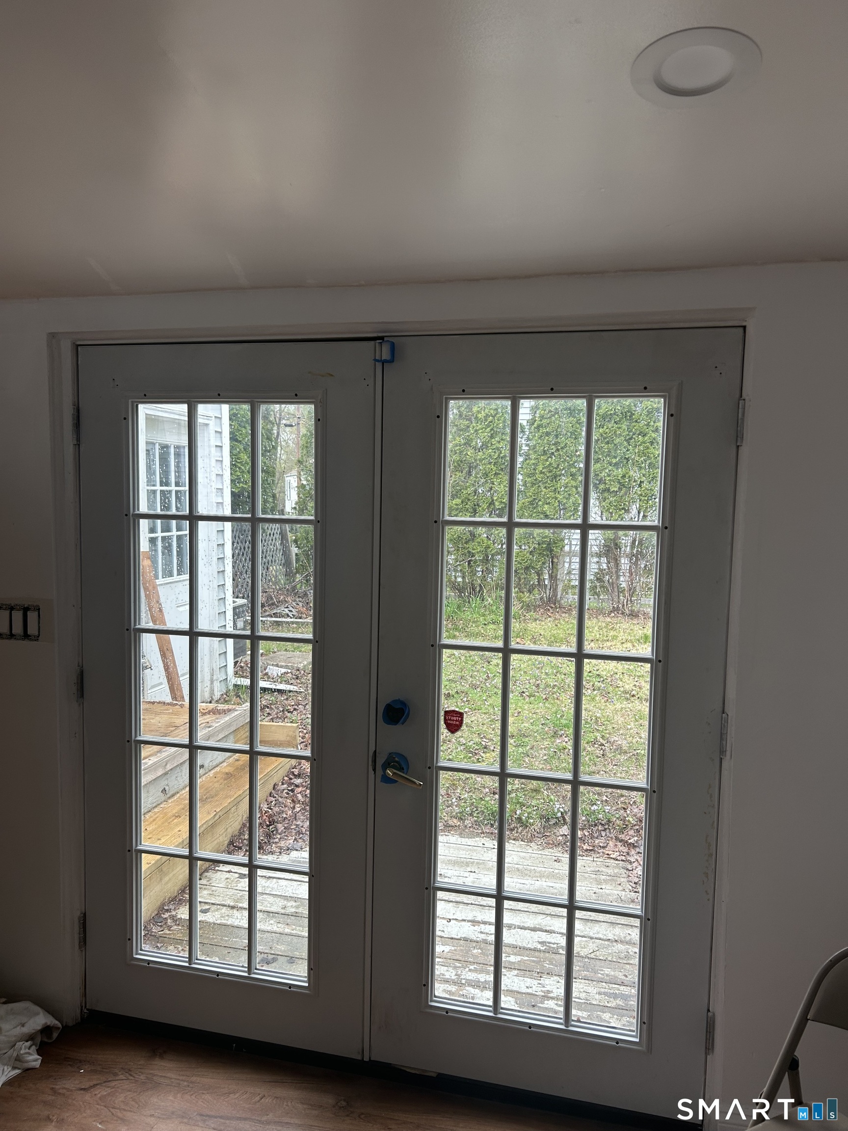 26 Sunnydale Road East Hartford, CT 06118 - Photo 15 of 17 an empty room with windows