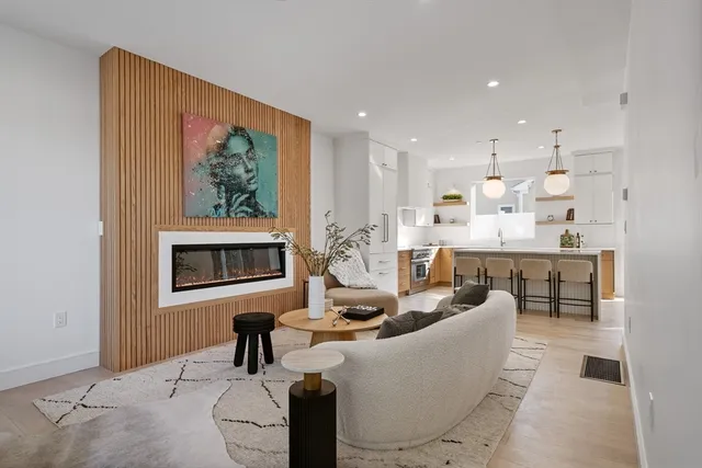 $1,789,000 | 15 Jewett Place, Unit C, Newton, MA 02458