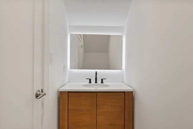 $1,789,000 | 15 Jewett Place, Unit C, Newton, MA 02458