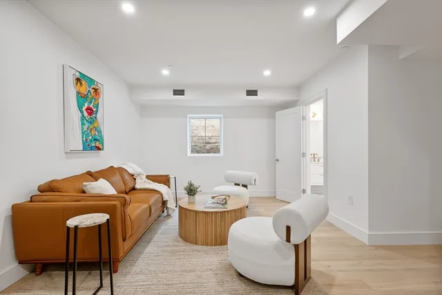 $1,789,000 | 15 Jewett Place, Unit C, Newton, MA 02458